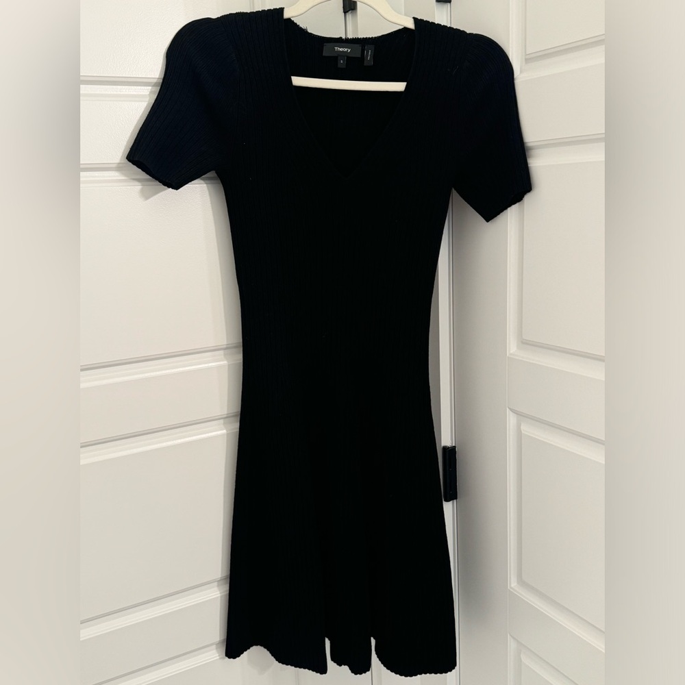 Theory Ribbed dress